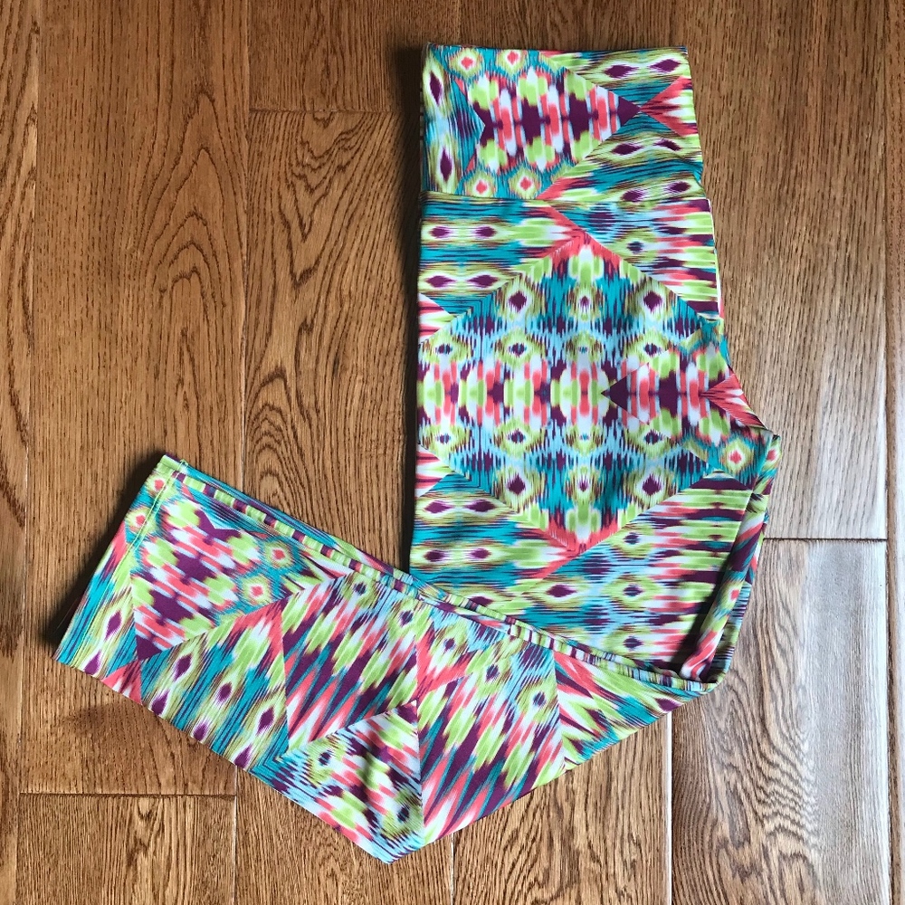Onzie Colorful Tribal Print Crop Legging XS